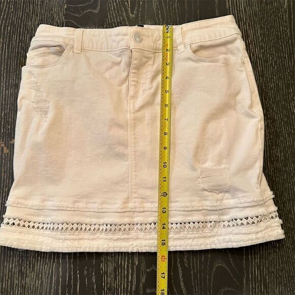 White House Black Market Denim Mini Skirt Off-White Stretch Size 4 - Picture 5 of 11